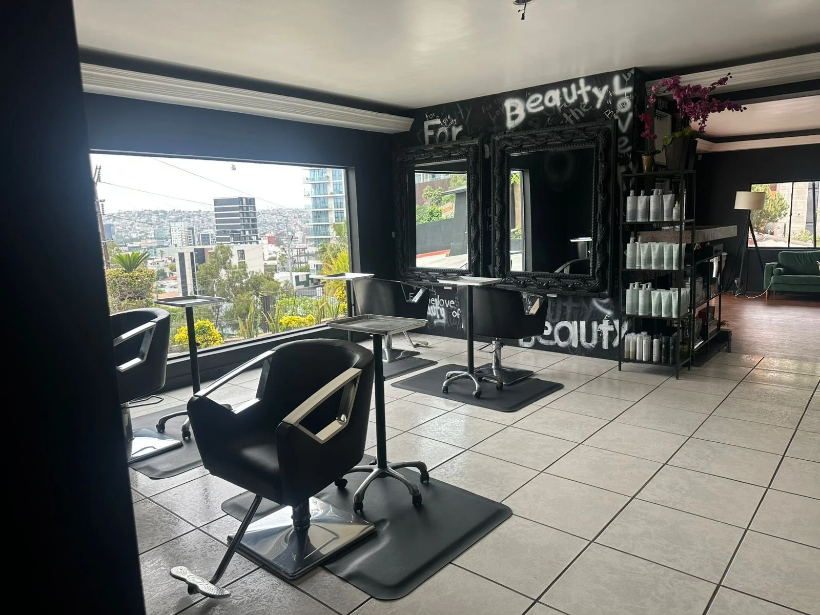 SR Studio Salon - Interior del salón